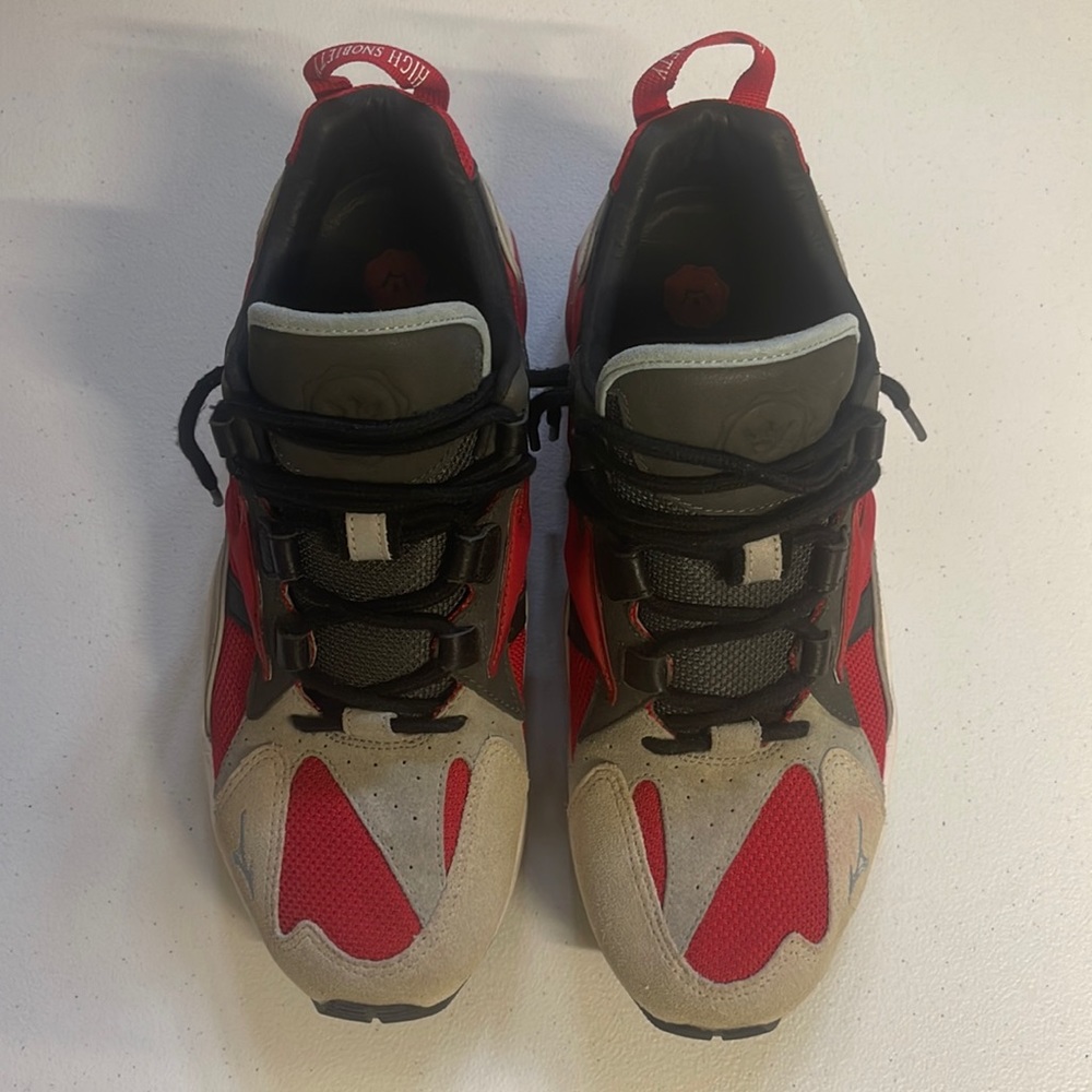 Mizuno x Highsnobiety wave rider 1